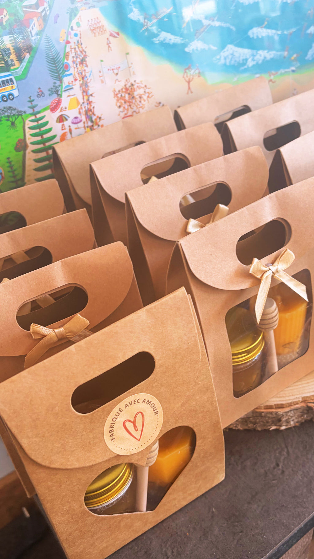 Sac cadeau 100% fait main et 100% artisanal. Pour le plaisir d’offrir 🐝